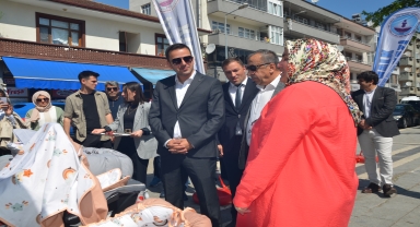 Kadın kursiyerlerin el emeği ürünleri sergilendi