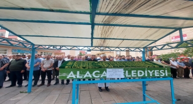 Kalp krizi sonucu vefat eden hakim Arslan'ın cenazesi memleketi Çorum'da defnedildi
