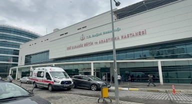Karabük'te ayağını iş makinesi ezen işçi hastaneye kaldırıldı