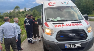 Karabük'te devrilen otomobildeki 3 kişi yaralandı