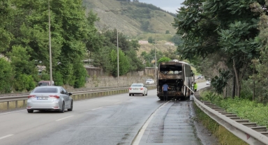 Karabük'te seyir halindeki yolcu otobüsünde çıkan yangın söndürüldü