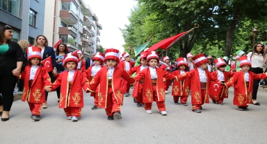 Kastamonu'da düzenlenen Türk Dünyası Günleri kortej yürüyüşle başladı