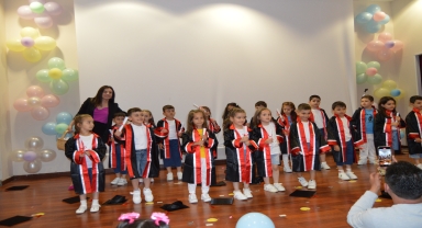 Kavak'ta minik öğrenciler yıl sonu etkinliği düzenledi