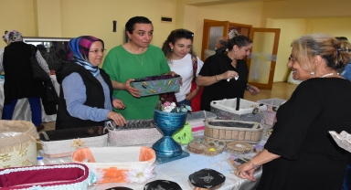 Ordu'da huzurevi sakinleri depremzedeler yararına sergi açtı