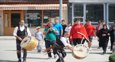 Osmancık Belediye Başkanı Gelgör'den bronz madalyalı güreşçiye altın