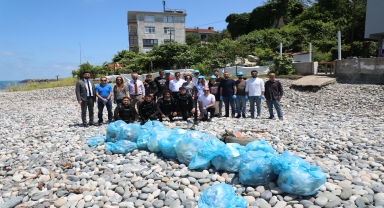 Rize'de deniz dibi ve kıyı temizliğinde 150 kilogram atık toplandı