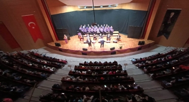 Safranbolu Belediyesi Türk Sanat Müziği Korosu konser verdi