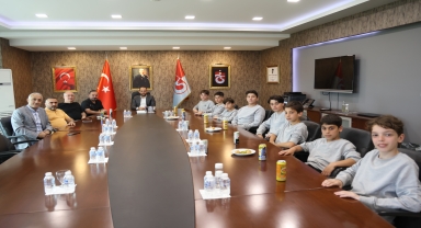 Şampiyon voleybol takımından Trabzonspor Kulübü'ne ziyaret