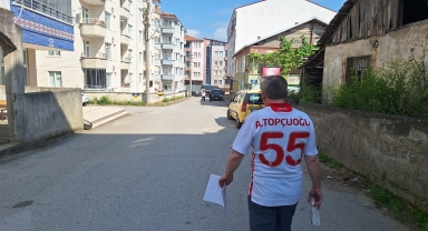 Samsun'da 60 yaşındaki Topçuoğlu, üniversite sınavına 42. kez girdi