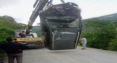Samsun'da dereye yuvarlanan otomobildeki 3 kişi yaralandı