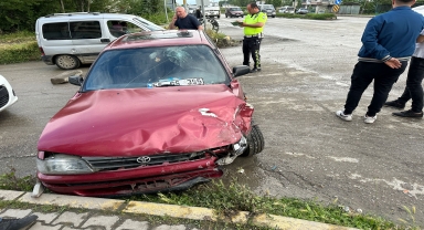 Samsun'da iki otomobil çarpıştı, 1 kişi yaralandı