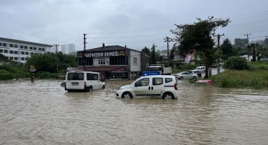 Samsun'da şiddetli yağış sel ve taşkınlara neden oldu