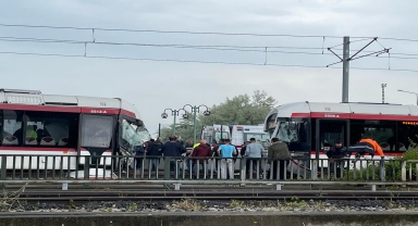 Samsun'da tramvayların çarpışması sonucu çok sayıda kişi yaralandı