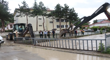 Samsun'un Havza ilçesinde sağanak taşkın ve su baskınına neden oldu