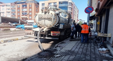 Samsun'un Terme ilçesinde taşkın sonrası temizlik çalışmaları yapılıyor