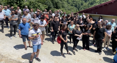 Sanatçı Kazım Koyuncu vefatının 18. yılında Artvin'deki mezarı başında anıldı