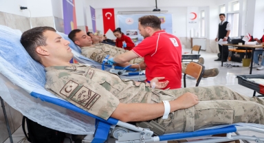 Sinop'ta komandolar kan bağışında bulundu