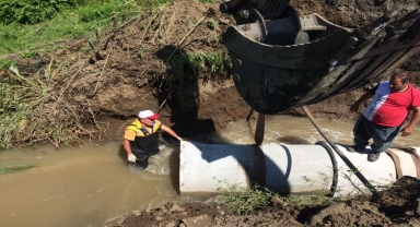 Terme'de taşkından etkilenen bölgelerde çalışmalar sürüyor