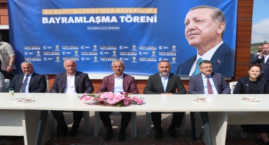 Ulaştırma ve Altyapı Bakanı Uraloğlu, baba ocağında vatandaşlarla bir araya geldi: