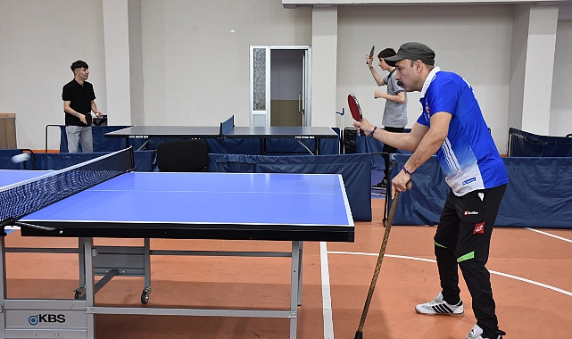 "Yürüyemezsin" denilse de ayağa kalktı, masa tenisinde final hedefi koydu -