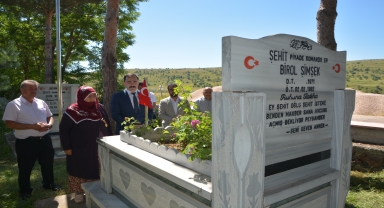 15 Temmuz şehidi Erdem Diker, Tokat'ta kabri başında anıldı