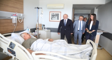 AK Parti'li Çiğdem Karaaslan, Samsun'da hastane ziyareti yaptı