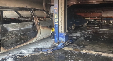 Amasya'da araç tamir atölyesinde çıkan yangın hasara yol açtı