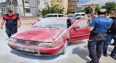 Amasya'da seyir halindeki otomobil yandı