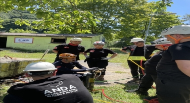 ANDA Düzce İl Temsilciliği personeli, Sakarya'da kentsel arama kurtarma eğitimine katıldı