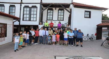 Bisikletle 10 yıldır dünya turu yapan