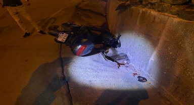 Çarşamba'da şarampole devrilen motosikletin sürücüsü ağır yaralandı