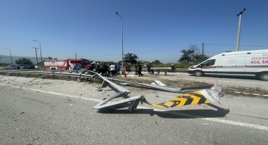 Düzce'de bariyere saplanan otomobilin sürücüsü öldü