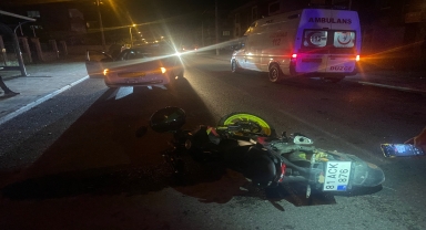 Düzce'de panelvana çarpan motosikletteki 2 kişi yaralandı