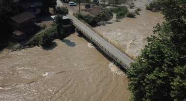 Düzce'deki rafting işletmeleri Melen Çayı'nın taşmasıyla zarar gördü
