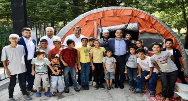 Gümüşhacıköy Kaymakamı Çadır Kur'an Kursunu ziyaret etti