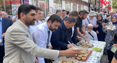 Karabük'te AK Parti İl Başkanlığından aşure ikramı