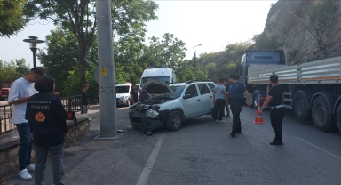 Karabük'te beton direğe çarpan cipin sürücüsü yaralandı