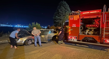Karabük'te park halindeki otomobilde çıkan yangın söndürüldü