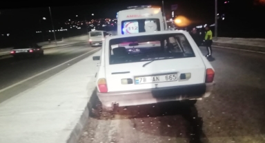 Karabük'te refüje çarpan otomobildeki 1 kişi yaralandı