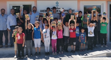Laçin'de Kur'an kursu öğrencilerinden kütüphaneye ziyaret