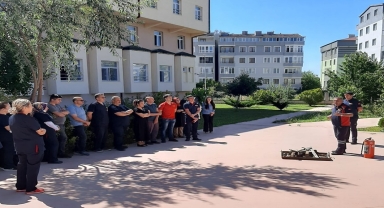 Merzifon'da huzurevi personeline yangın eğitimi verildi