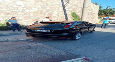 Mudurnu'da elektrik direğine çarpan otomobilin sürücüsü yaralandı