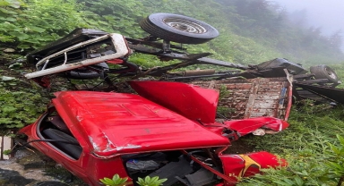 Rize'de kamyonetin uçuruma yuvarlanması sonucu 1 kişi öldü