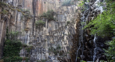 Sinop'ta milyon yıllık tabiat anıtı bazalt kayalıklar turizme kazandırılıyor