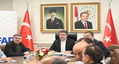 Tarım ve Orman Bakanı Yumaklı, selden etkilenen Düzce'de
