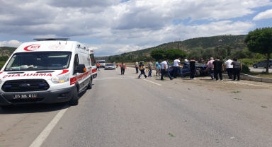 Taşova'da devrilen otomobildeki bir 1 kişi yaralandı