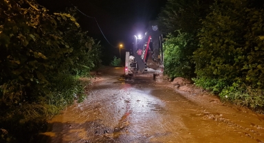 Trabzon'da sağanak hayatı olumsuz etkiledi