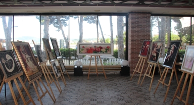 Ünye'de ressam boncuk işlemeli tablolardan oluşan resim sergisi açtı