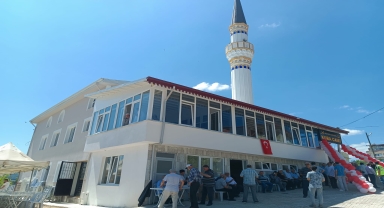 Almus'ta yeni yapılan cami ibadete açıldı