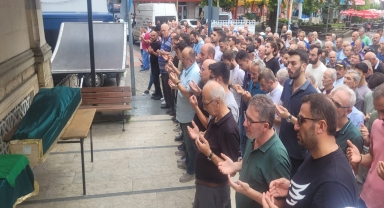 Beşiktaş'ta yol yalısında kısmi çökme sonucu göçük altında kalan genç defnedildi